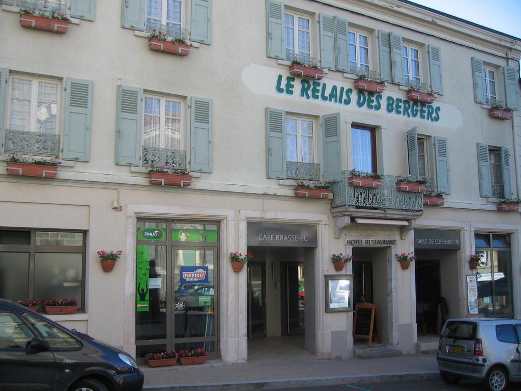 Le Relais Des Bergers 호텔 Saint-Martin-en-Haut 외부 사진